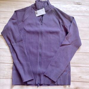 H & M Ribbed Full Zip Double Zipper Fitted Top.  Women’s Size Medium.  NWT